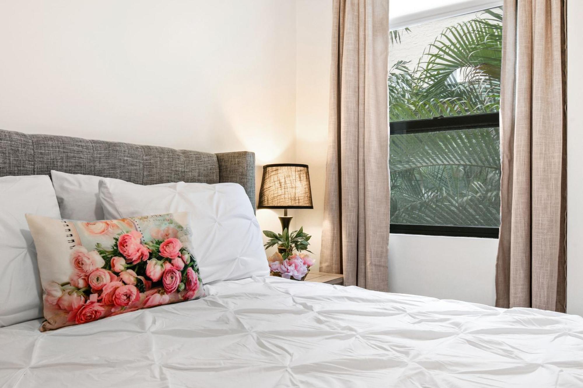 Orchid Suites - Historic Palm Beach Hotel Condominium Екстер'єр фото